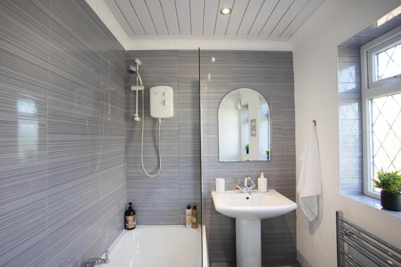 Rawmarsh House, Rotherham For Contractors & Families, Free Parking, High Speed Wifi, Etc 로더럼 외부 사진