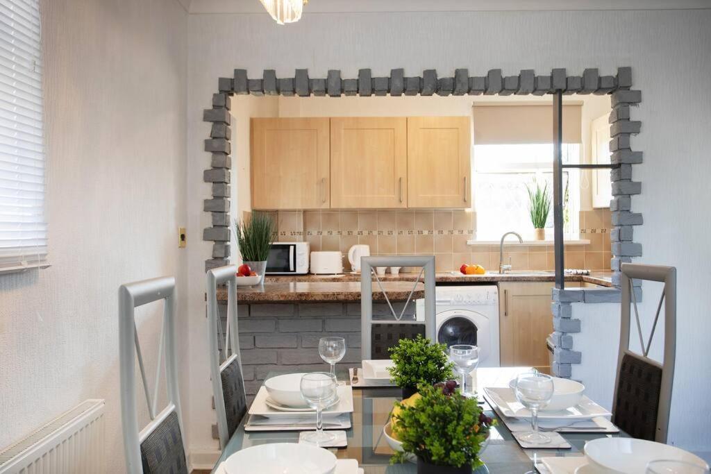 Rawmarsh House, Rotherham For Contractors & Families, Free Parking, High Speed Wifi, Etc 로더럼 외부 사진