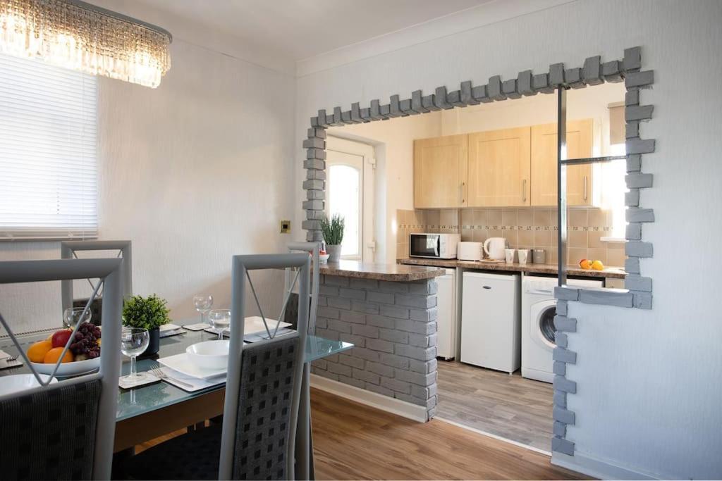 Rawmarsh House, Rotherham For Contractors & Families, Free Parking, High Speed Wifi, Etc 로더럼 외부 사진