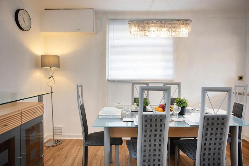 Rawmarsh House, Rotherham For Contractors & Families, Free Parking, High Speed Wifi, Etc 로더럼 외부 사진